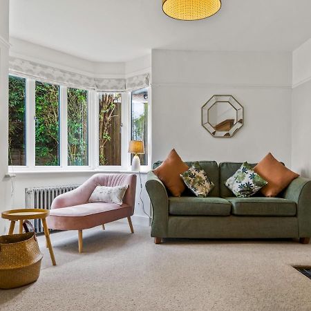 Pass The Keys Appletree Cottage - A Chic Seaside Home And Garden วิทสเตเบิล ภายนอก รูปภาพ