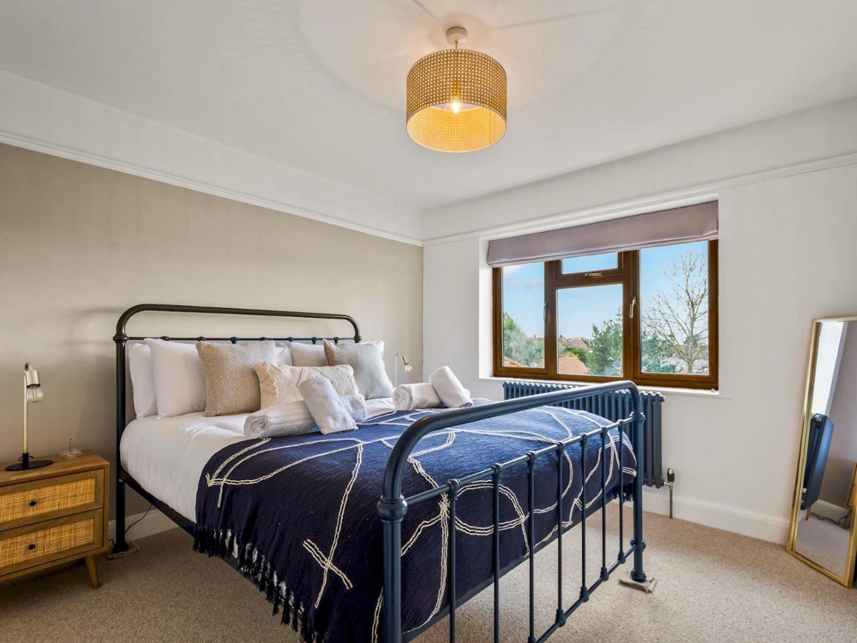 Pass The Keys Appletree Cottage - A Chic Seaside Home And Garden วิทสเตเบิล ภายนอก รูปภาพ