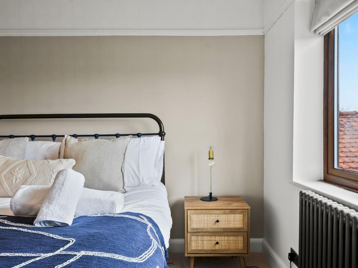 Pass The Keys Appletree Cottage - A Chic Seaside Home And Garden วิทสเตเบิล ภายนอก รูปภาพ