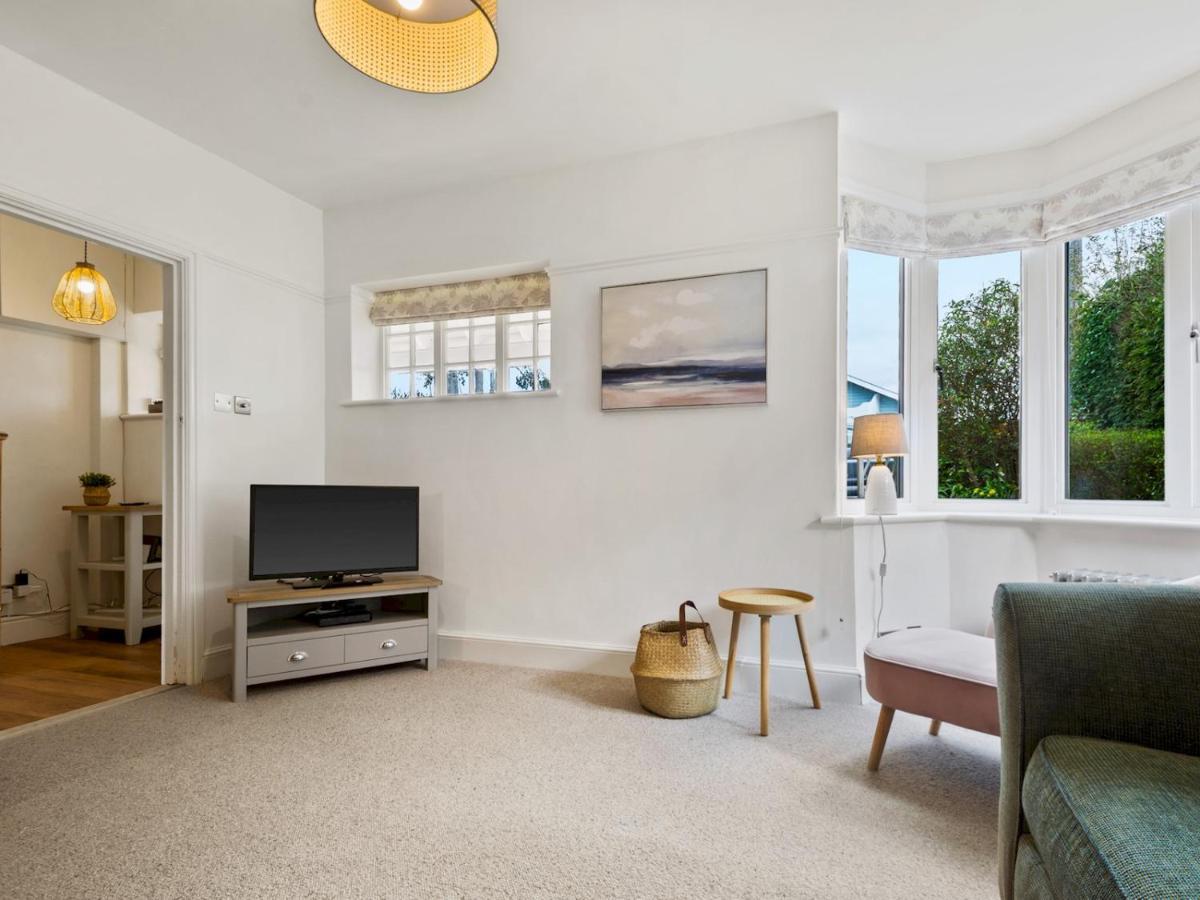Pass The Keys Appletree Cottage - A Chic Seaside Home And Garden วิทสเตเบิล ภายนอก รูปภาพ