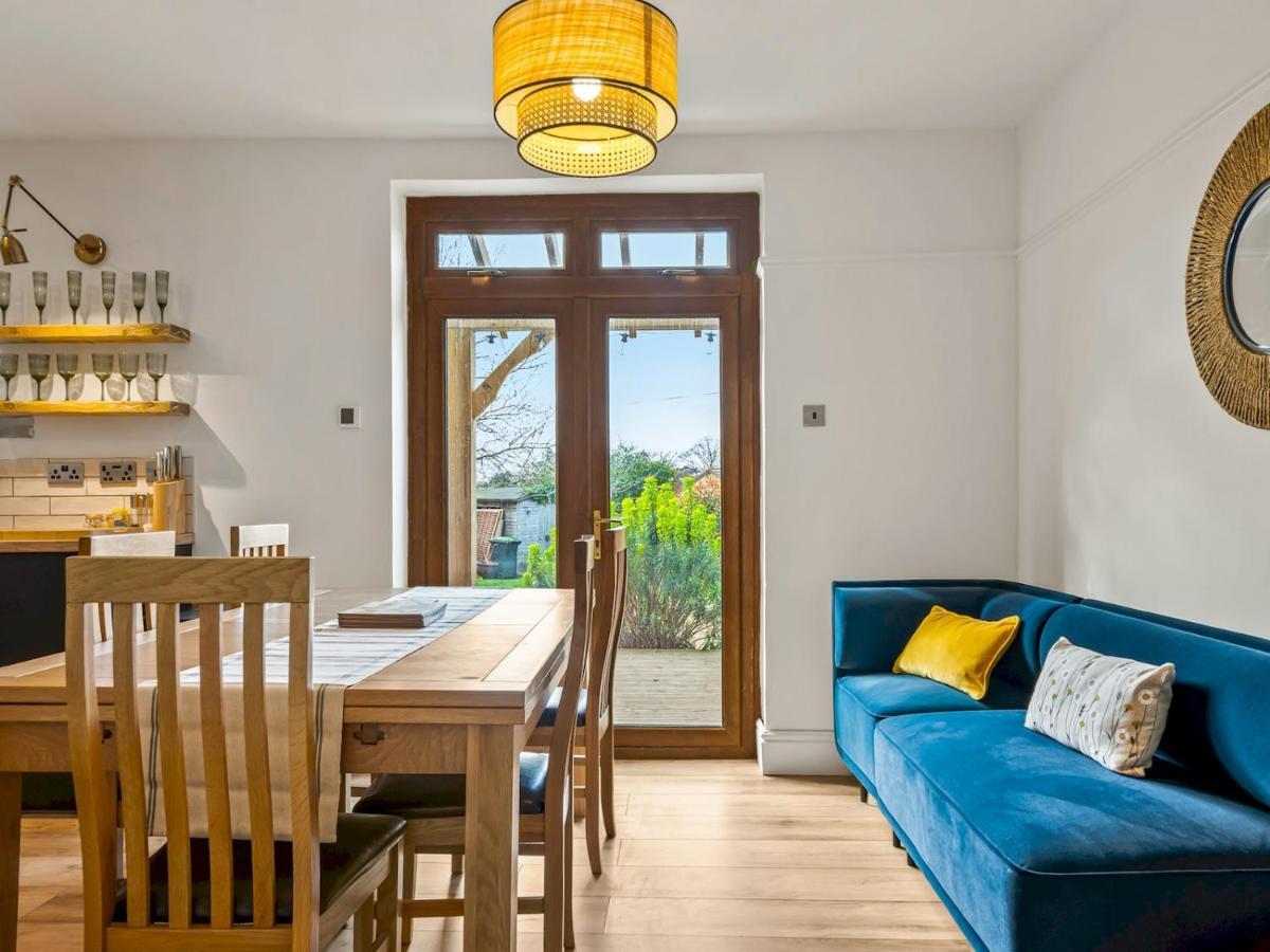 Pass The Keys Appletree Cottage - A Chic Seaside Home And Garden วิทสเตเบิล ภายนอก รูปภาพ